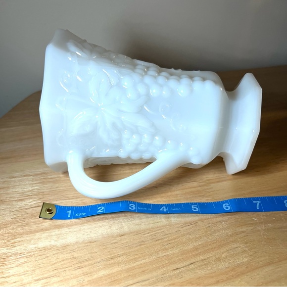 Anchor Hocking vintage milk glass pitcher with grapes design - Picture 10 of 13